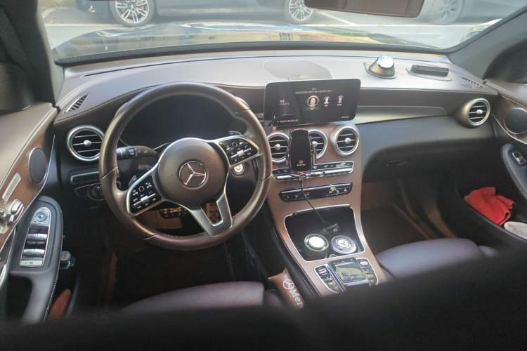 Used Mercedes-Benz GLC 2022 Refreshed GLC 300 L 4MATIC Dynamic Edition Prestige Version Center Console