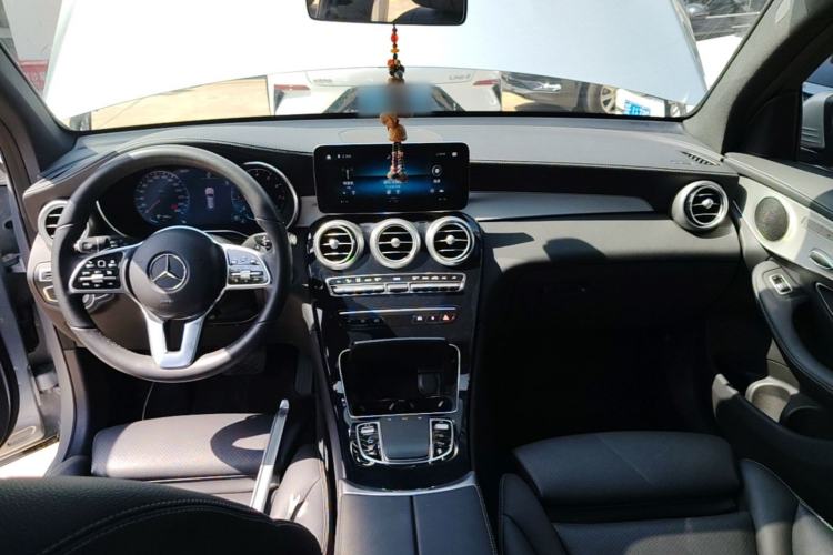 Used Mercedes-Benz GLC 2022 Facelifted GLC 260 L 4MATIC Dynamic Edition Center Console