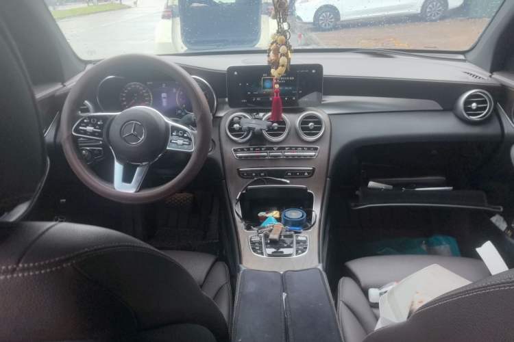 Used Mercedes-Benz GLC 2022 GLC 300 L 4MATIC Dynamic Edition Prestige Model Center Console