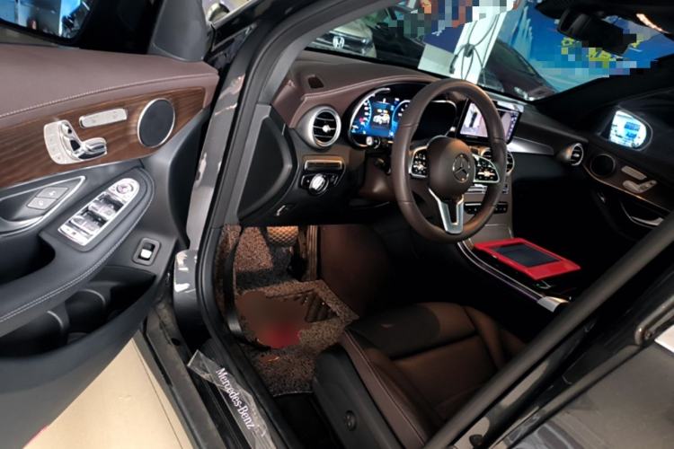 Used Mercedes-Benz GLC 2022 Second Facelift GLC 260 L 4MATIC Luxury Edition Driver Seat