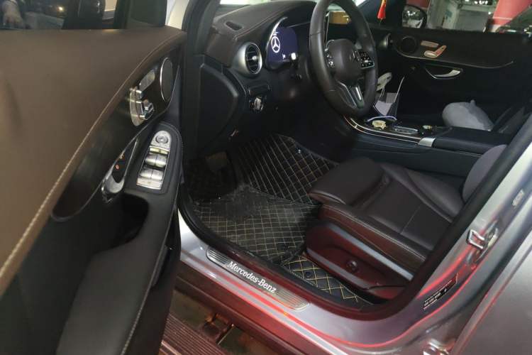 Used Mercedes-Benz GLC 2022 Facelift GLC 260 L 4MATIC Luxury Edition Driver Seat