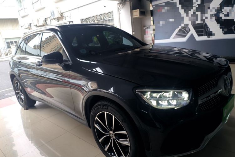 Used Mercedes-Benz GLC 2022 Second Facelift GLC 260 L 4MATIC Luxury Edition Front Right 45 Deg