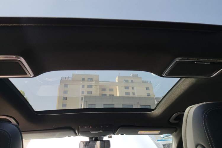 Used Mercedes-Benz GLC 2022 Facelifted GLC 260 L 4MATIC Dynamic Edition Headliner
