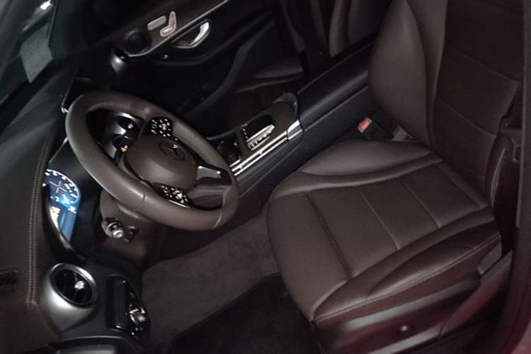 Used Mercedes-Benz GLC 2022 Second Facelift GLC 260 L 4MATIC Luxury Edition Left Front Seat