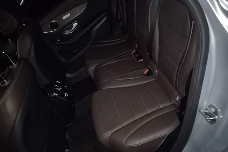 Used Mercedes-Benz GLC 2022 Second Facelift GLC 260 L 4MATIC Luxury Edition Left Rear Seat