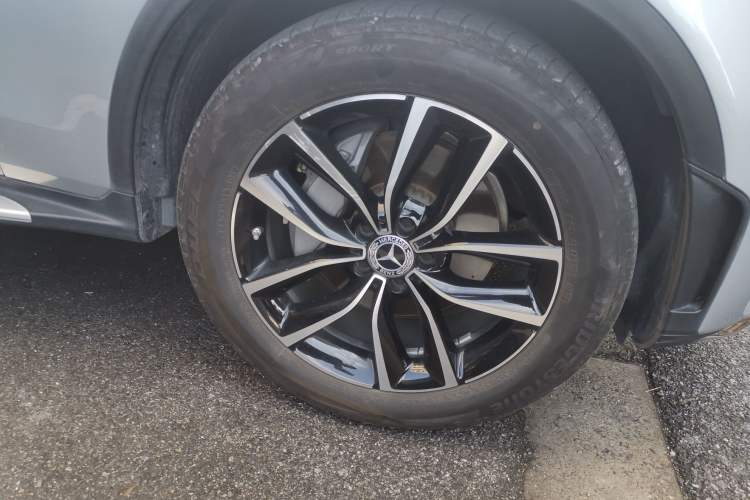 Used Mercedes-Benz GLC 2022 GLC 300 L 4MATIC Dynamic Model Right Front Wheel Hub