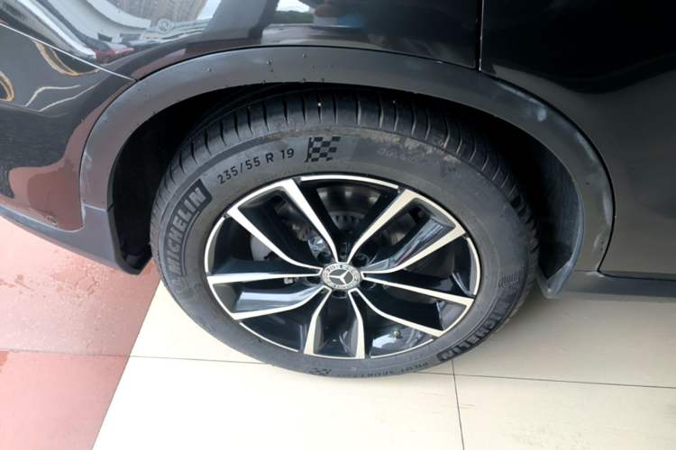 Used Mercedes-Benz GLC 2022 Second Facelift GLC 260 L 4MATIC Luxury Edition Right Rear Wheel Hub