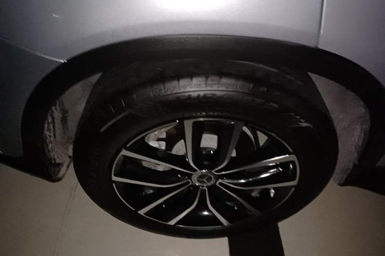 Used Mercedes-Benz GLC 2022 Second Facelift GLC 260 L 4MATIC Luxury Edition Right Rear Wheel Hub