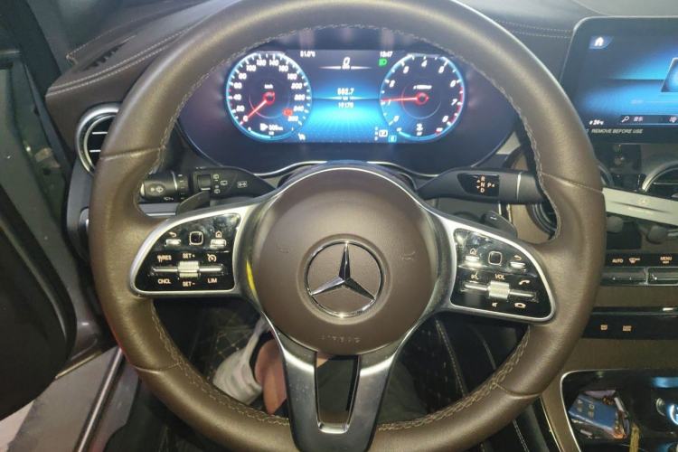 Used Mercedes-Benz GLC 2022 Facelift GLC 260 L 4MATIC Luxury Edition Steering Wheel