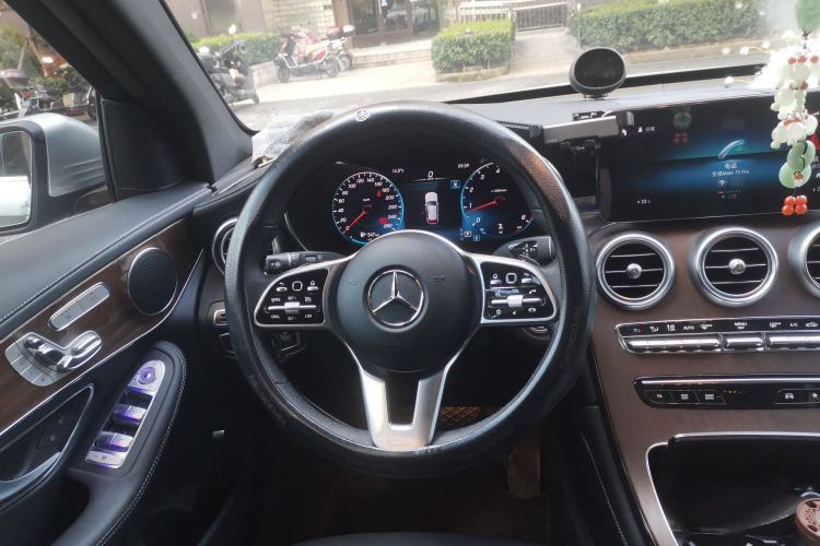 Used Mercedes-Benz GLC 2022 GLC 300 L 4MATIC Dynamic Model Steering Wheel