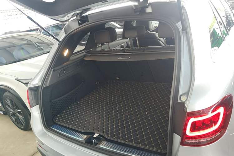 Used Mercedes-Benz GLC 2022 Facelifted GLC 260 L 4MATIC Dynamic Edition Trunk