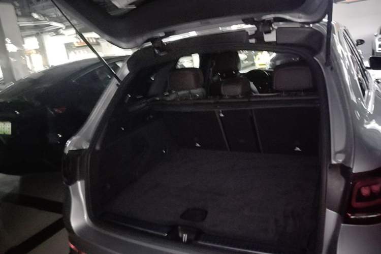 Used Mercedes-Benz GLC 2022 Second Facelift GLC 260 L 4MATIC Luxury Edition Trunk