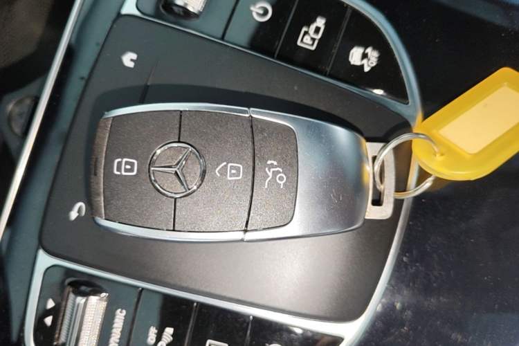 Used Mercedes-Benz GLC 2022 Facelifted GLC 260 L 4MATIC Dynamic Edition Vehicle Key