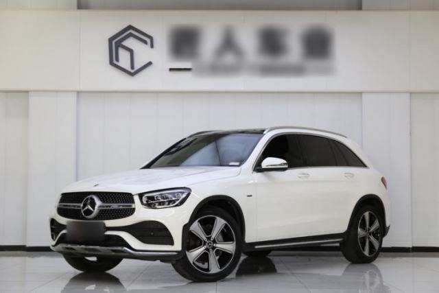 Ojetý Mercedes-Benz GLC 2022 Refreshed GLC 300 L 4MATIC Dynamic Edition Prestige Version