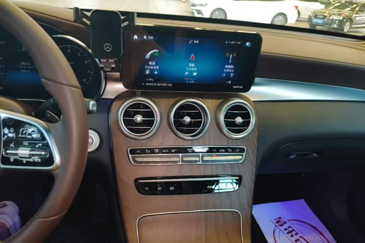 Used Mercedes-Benz GLC 2022 Refreshed GLC 300 L 4MATIC Dynamic Edition Prestige Version Audio And AC Panel
