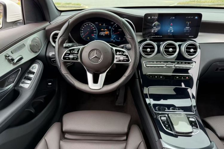 Used Mercedes-Benz GLC 2022 Facelifted GLC 260 L 4MATIC Dynamic Edition Audio And AC Panel