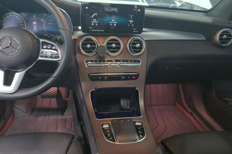 Used Mercedes-Benz GLC 2022 Facelift GLC 300 L 4MATIC Luxury Edition Audio And AC Panel