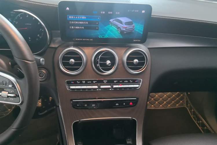 Used Mercedes-Benz GLC 2022 GLC 300 L 4MATIC Dynamic Edition Prestige Model Audio And AC Panel