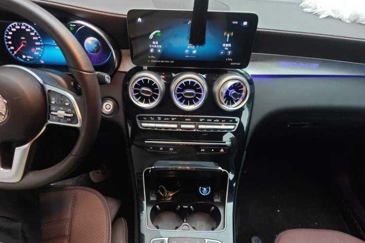 Used Mercedes-Benz GLC 2022 Facelifted GLC 260 L 4MATIC Dynamic Edition Audio And AC Panel