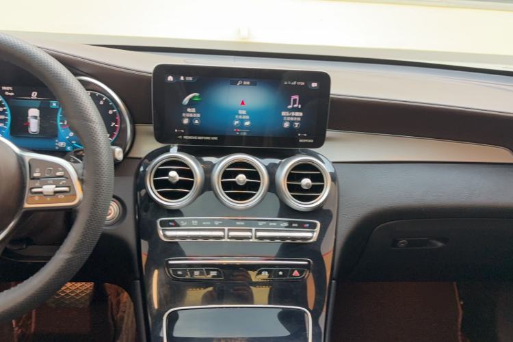 Used Mercedes-Benz GLC 2022 Facelifted GLC 260 L 4MATIC Dynamic Edition Audio And AC Panel