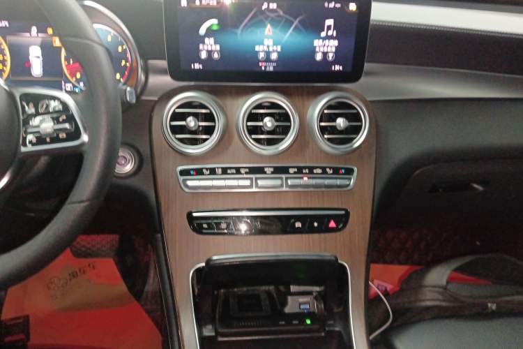 Used Mercedes-Benz GLC 2022 GLC 300 L 4MATIC Dynamic Model Audio And AC Panel
