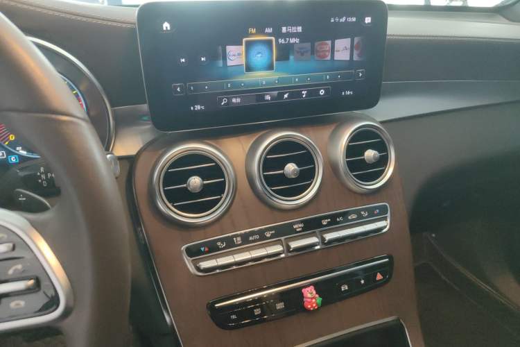 Used Mercedes-Benz GLC 2022 GLC 260 L 4MATIC Luxury Model Audio And AC Panel