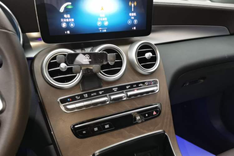 Used Mercedes-Benz GLC 2022 Refreshed GLC 300 L 4MATIC Dynamic Edition Prestige Version Audio And AC Panel