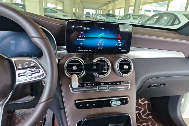 Used Mercedes-Benz GLC 2022 GLC 300 L 4MATIC Dynamic Edition Prestige Model Audio And AC Panel