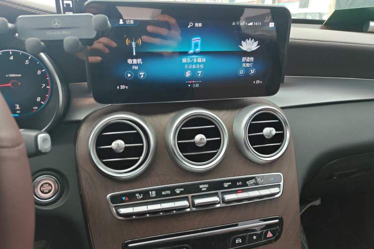 Used Mercedes-Benz GLC 2022 GLC 260 L 4MATIC Luxury Model Audio And AC Panel