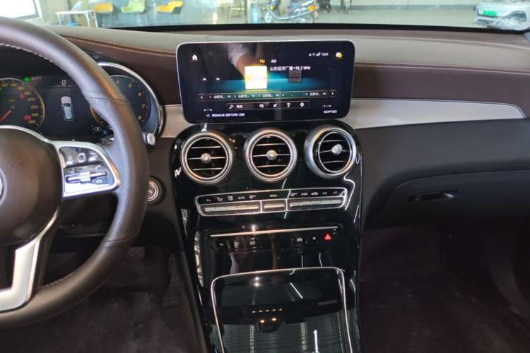Used Mercedes-Benz GLC 2022 Facelifted GLC 260 L 4MATIC Dynamic Edition Audio And AC Panel