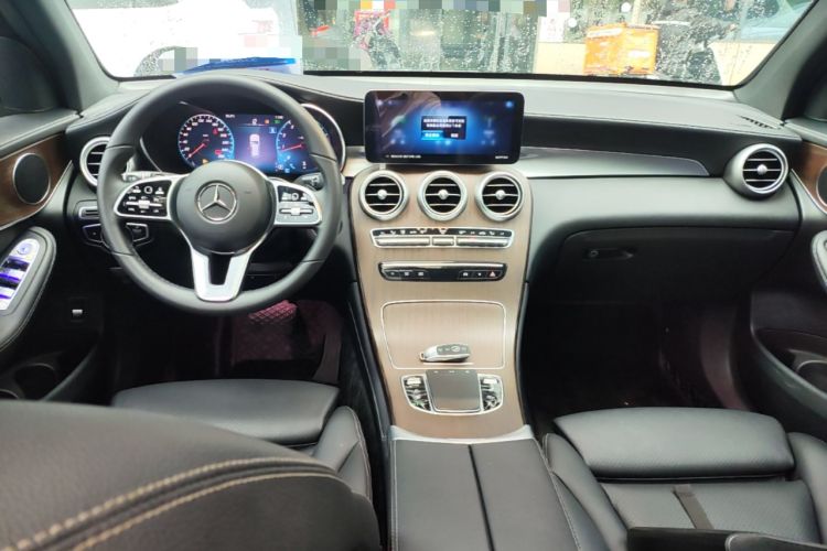 Used Mercedes-Benz GLC 2022 Refreshed GLC 300 L 4MATIC Dynamic Edition Center Console