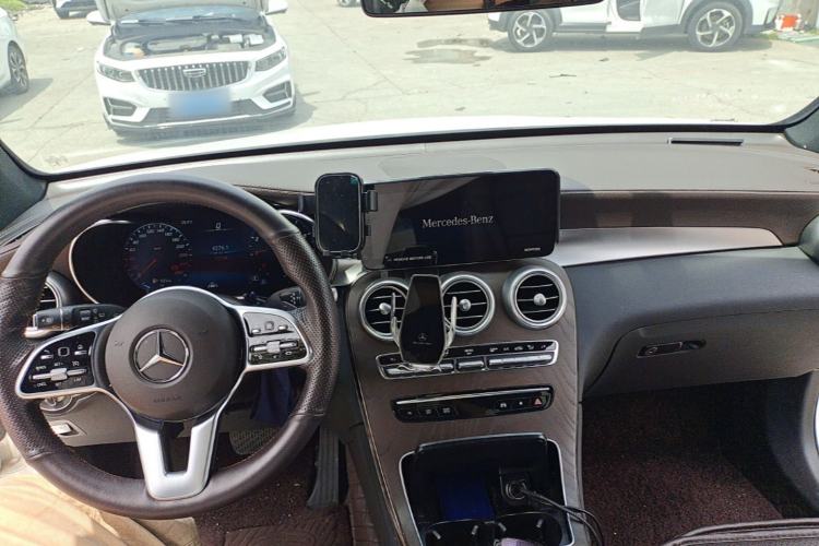 Used Mercedes-Benz GLC 2022 Refreshed GLC 300 L 4MATIC Dynamic Edition Prestige Version Center Console