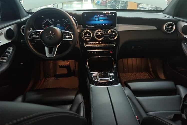 Used Mercedes-Benz GLC 2022 Second Facelift GLC 260 L 4MATIC Dynamic Edition Center Console
