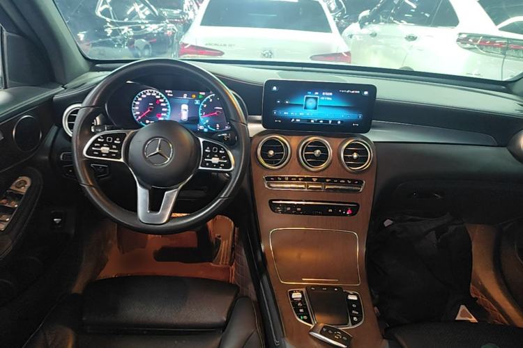 Used Mercedes-Benz GLC 2022 GLC 260 L 4MATIC Luxury Model Center Console