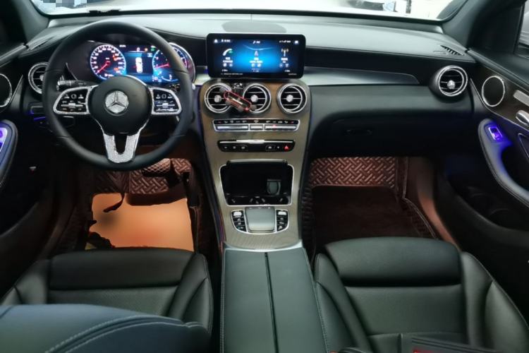 Used Mercedes-Benz GLC 2022 Facelift GLC 260 L 4MATIC Luxury Edition Center Console