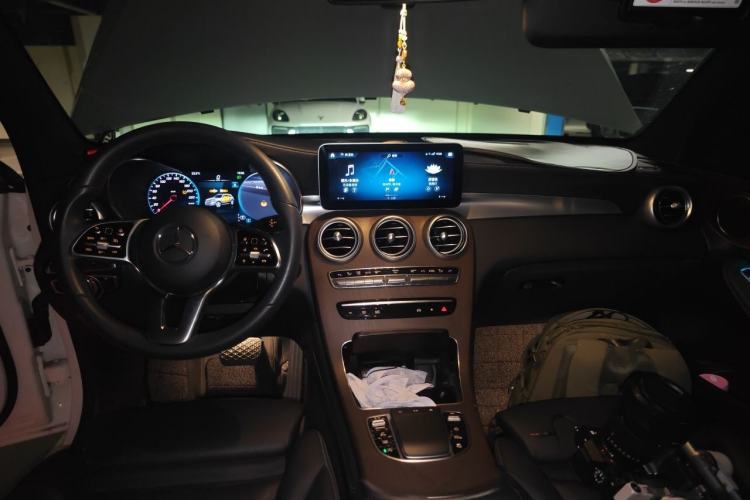 Used Mercedes-Benz GLC 2022 Facelift GLC 260 L 4MATIC Luxury Edition Center Console