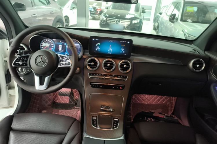 Used Mercedes-Benz GLC 2022 GLC 260 L 4MATIC Luxury Model Center Console