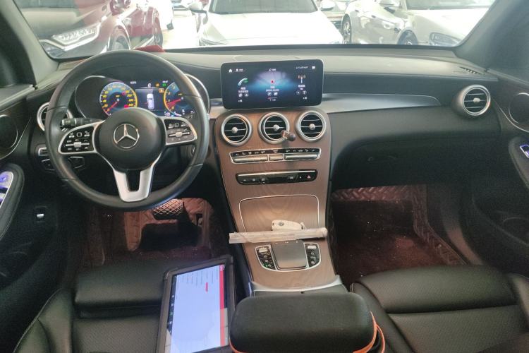 Used Mercedes-Benz GLC 2022 Facelifted GLC 300 L 4MATIC Luxury Edition Center Console