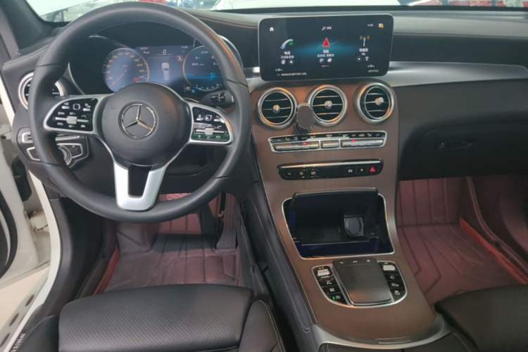 Used Mercedes-Benz GLC 2022 Facelift GLC 300 L 4MATIC Luxury Edition Center Console