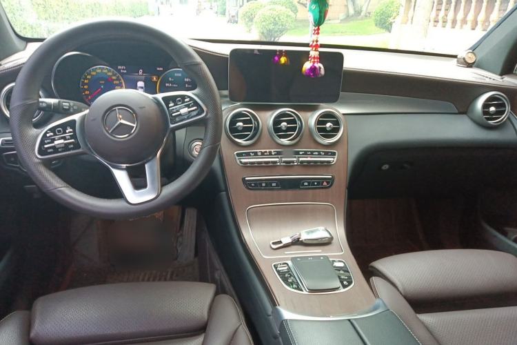 Used Mercedes-Benz GLC 2022 Second Facelift GLC 260 L 4MATIC Luxury Edition Center Console