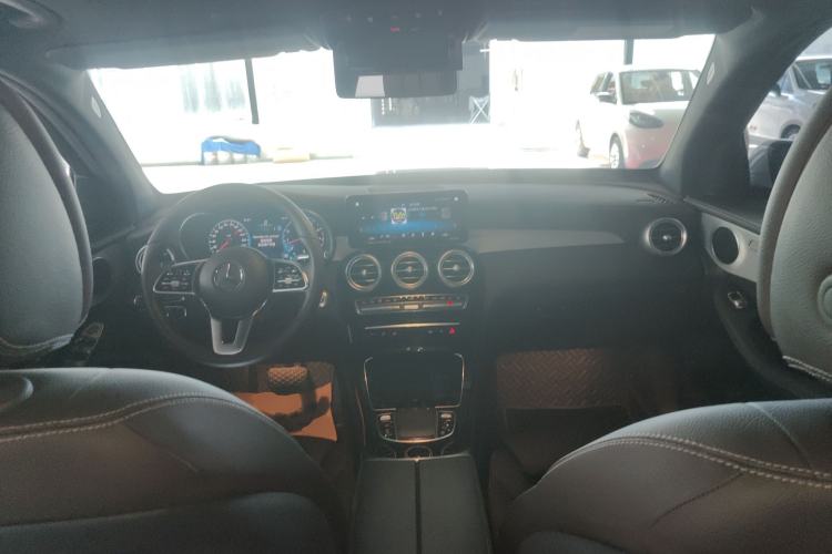 Used Mercedes-Benz GLC 2022 Facelifted GLC 260 L 4MATIC Dynamic Edition Center Console