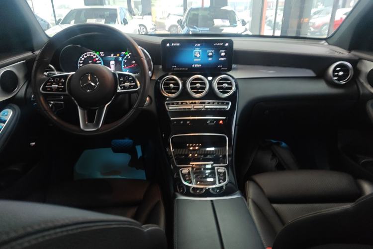 Used Mercedes-Benz GLC 2022 Facelifted GLC 260 L 4MATIC Dynamic Edition Center Console