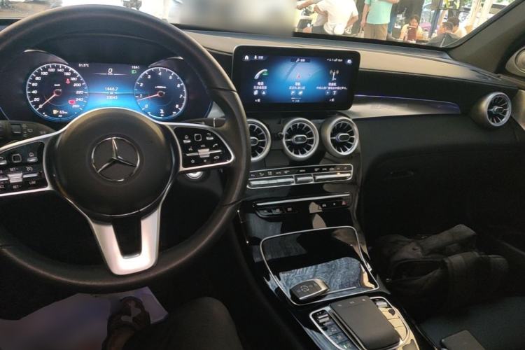 Used Mercedes-Benz GLC 2022 Facelifted GLC 260 L 4MATIC Dynamic Edition Center Console