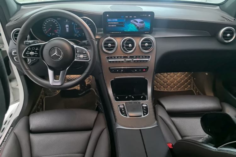 Used Mercedes-Benz GLC 2022 GLC 300 L 4MATIC Dynamic Edition Prestige Model Center Console