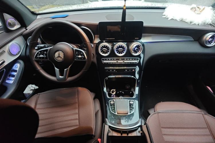 Used Mercedes-Benz GLC 2022 Facelifted GLC 260 L 4MATIC Dynamic Edition Center Console