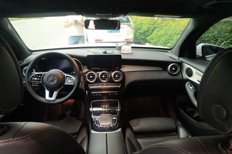 Used Mercedes-Benz GLC 2022 Refreshed GLC 260 L 4MATIC Dynamic Edition Center Console