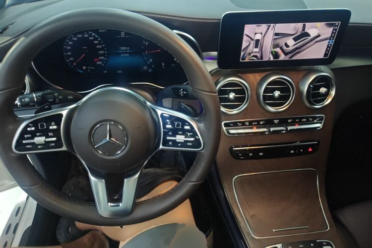 Used Mercedes-Benz GLC 2022 Refreshed GLC 300 L 4MATIC Dynamic Edition Center Console