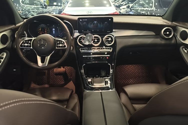 Used Mercedes-Benz GLC 2022 Facelifted GLC 260 L 4MATIC Dynamic Edition Center Console