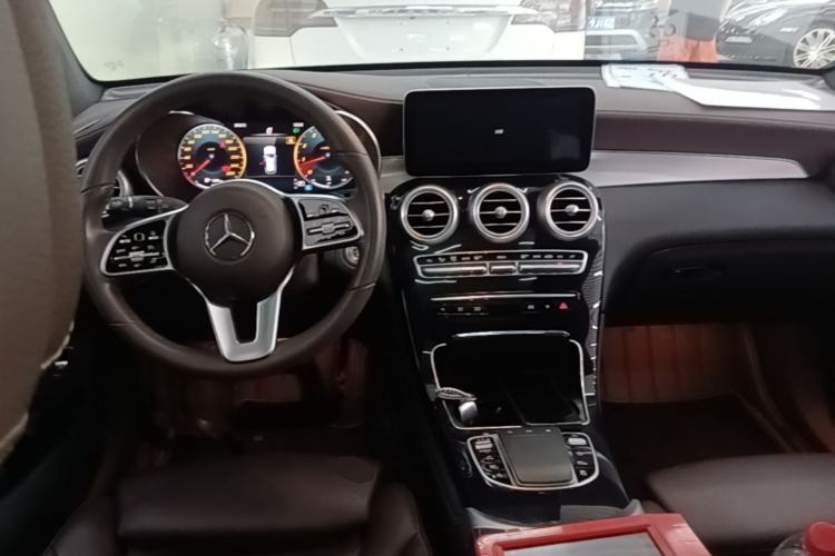 Used Mercedes-Benz GLC 2022 GLC 260 L 4MATIC Dynamic Edition Center Console