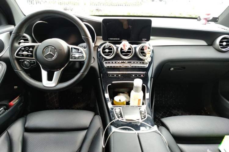 Used Mercedes-Benz GLC 2022 Facelifted GLC 260 L 4MATIC Dynamic Edition Center Console